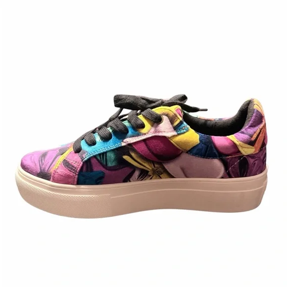 Kurt Geiger Lana Heart Platform Velvet Sneaker with Jewel Heart Accent - Picture 3 of 9